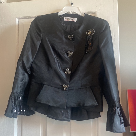 Donnavinci Embellished Jacket - Picture 2 of 9